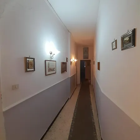 B E B Le Ginestre Nocleg ze śniadaniem *